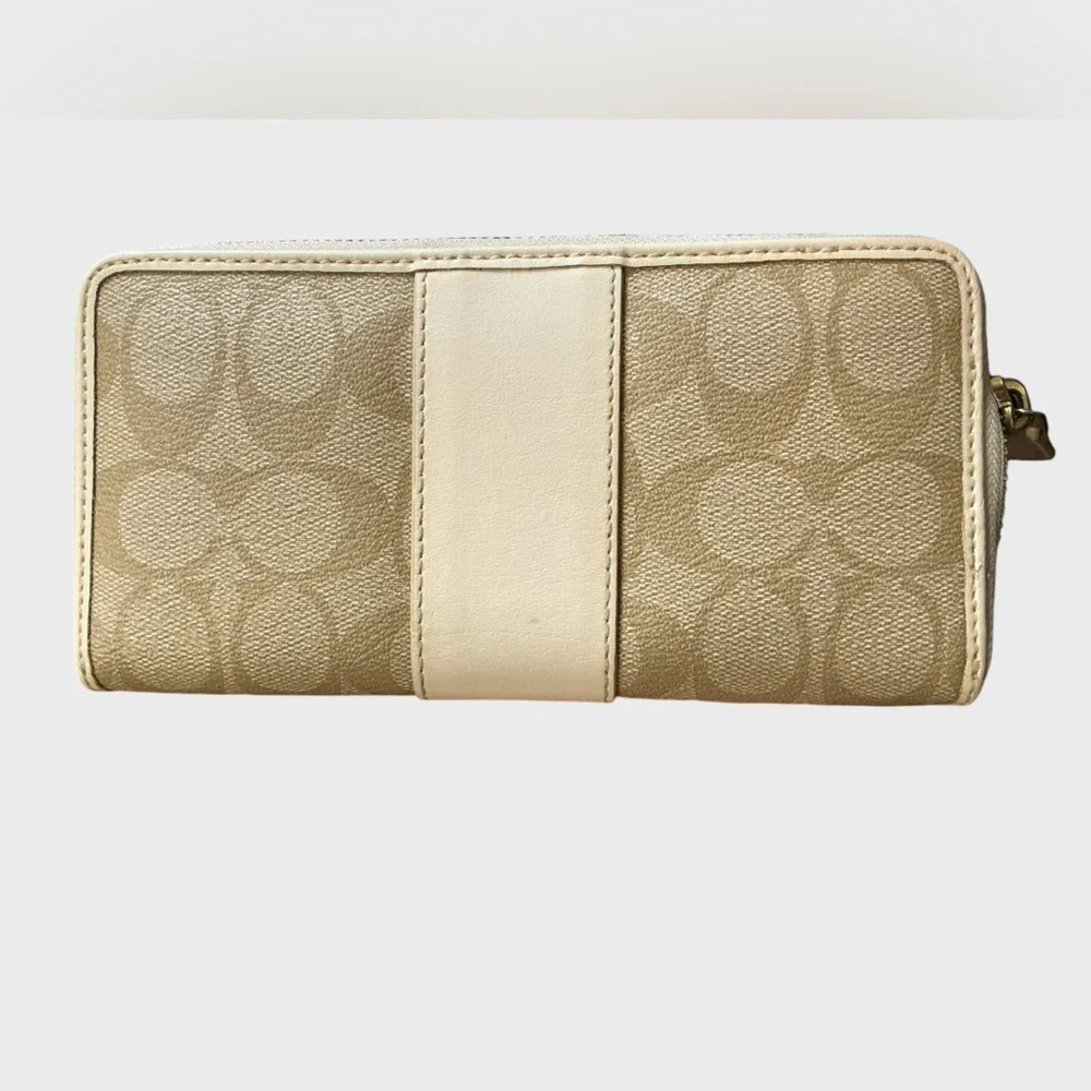Coach Signature Accordion Zip Around Wallet F54630 Khaki Chalk